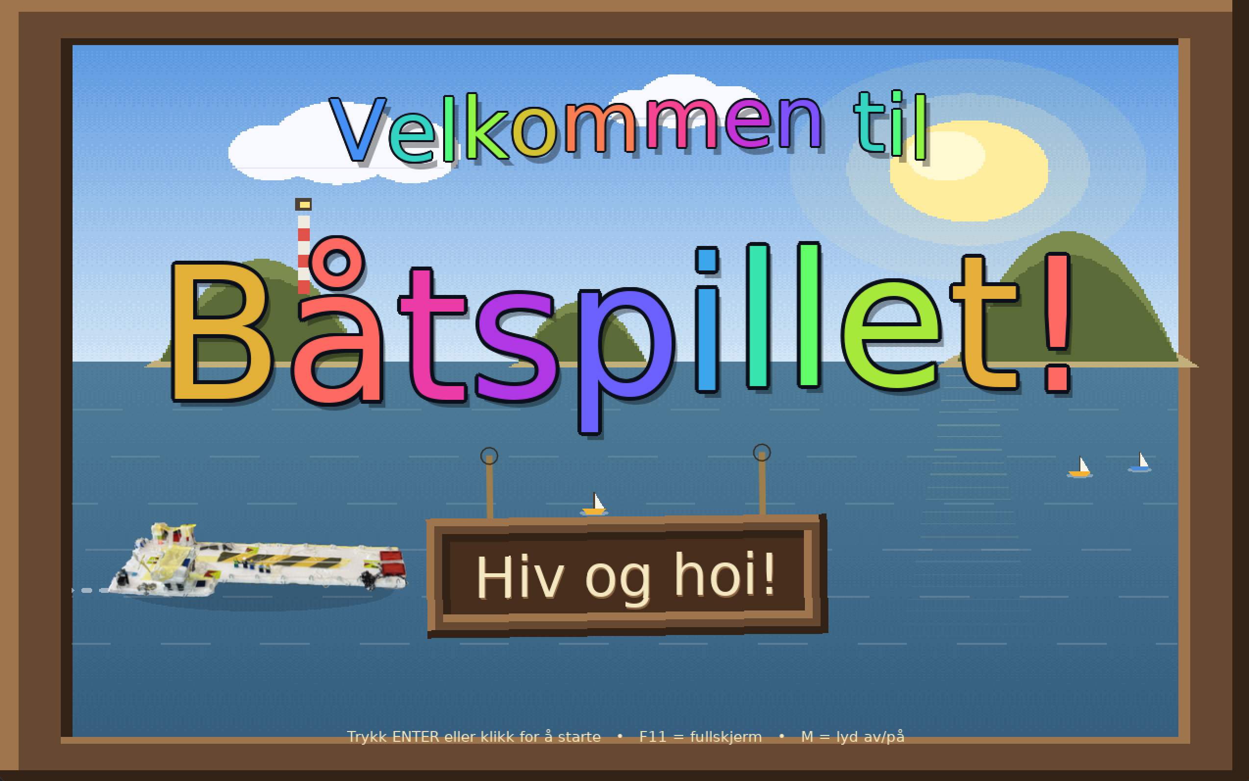 Skjermbilde fra Båtspillet: tittelskjermen med regnbuebokstaver, en ferge på havet og et treskilt der det står «Hiv og hoi!»